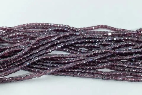 13-01062, Czech Charlotte 8.2g Op Mauve Luster