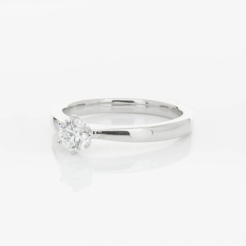 18ct White Gold .30ct Diamond Nova Ring