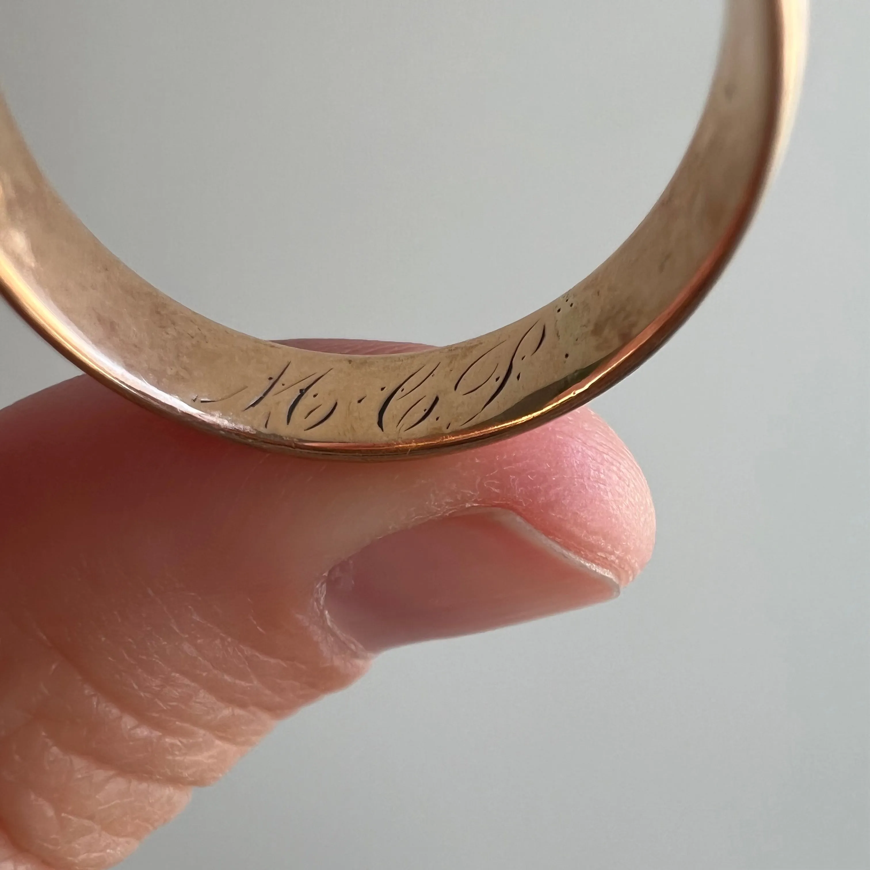 A N T I Q U E // solid gold stacker / 10k rosy gold victorian gold band with engraved initials / size 8 to 8.25