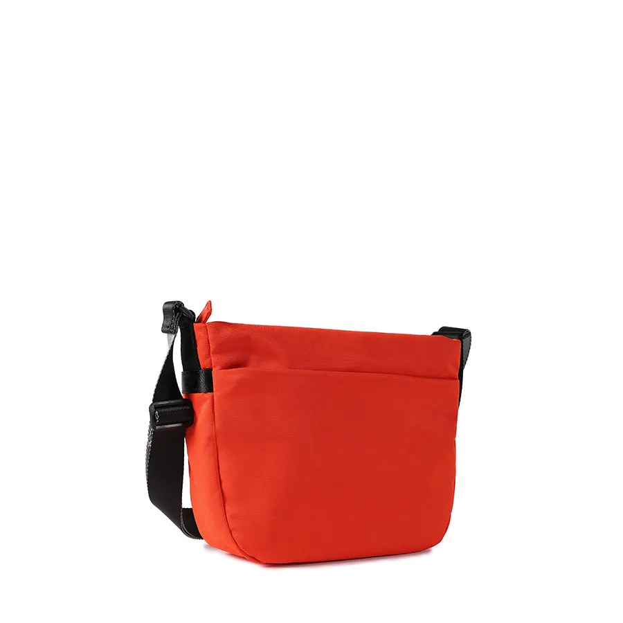 GRAVITY MEDIUM CROSSBODY - STRONG RED