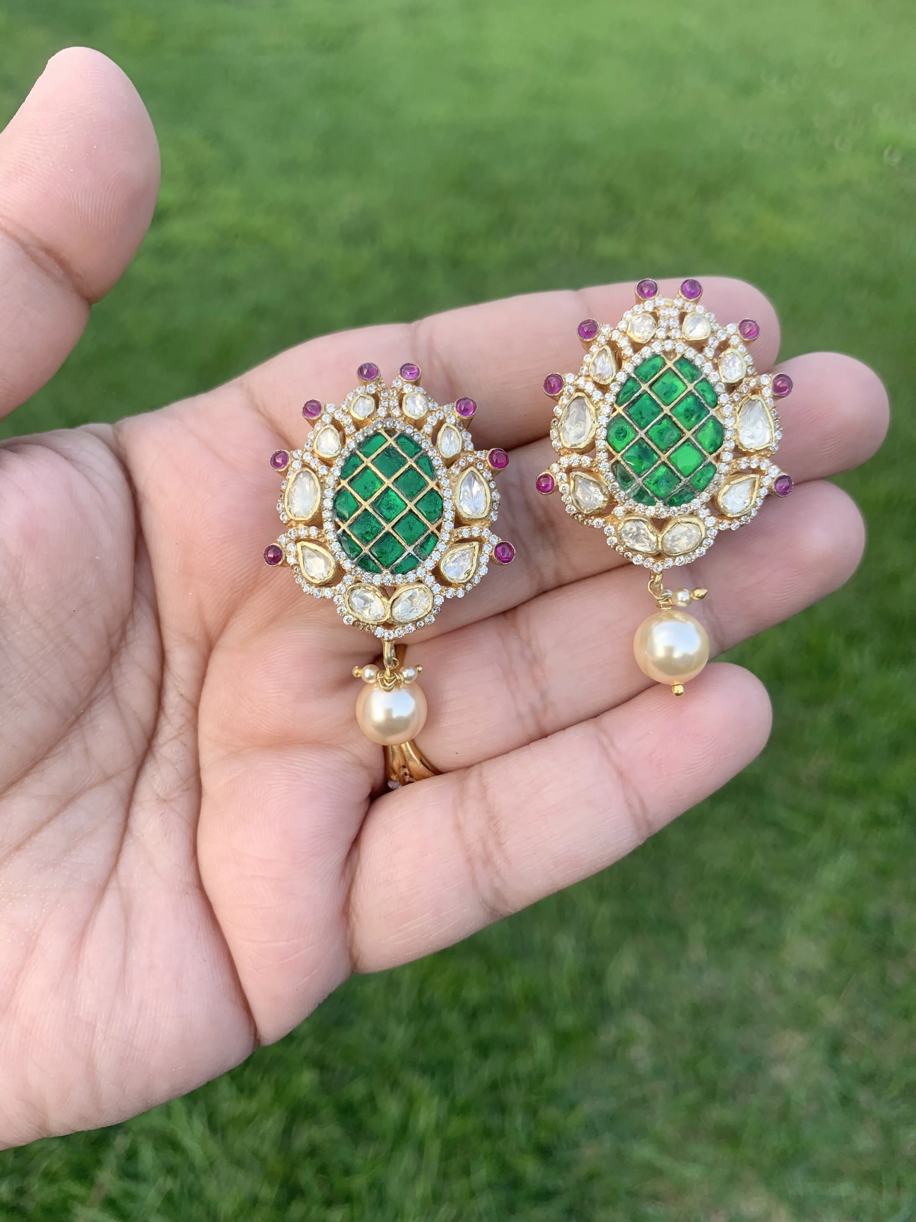 H 008 earrings