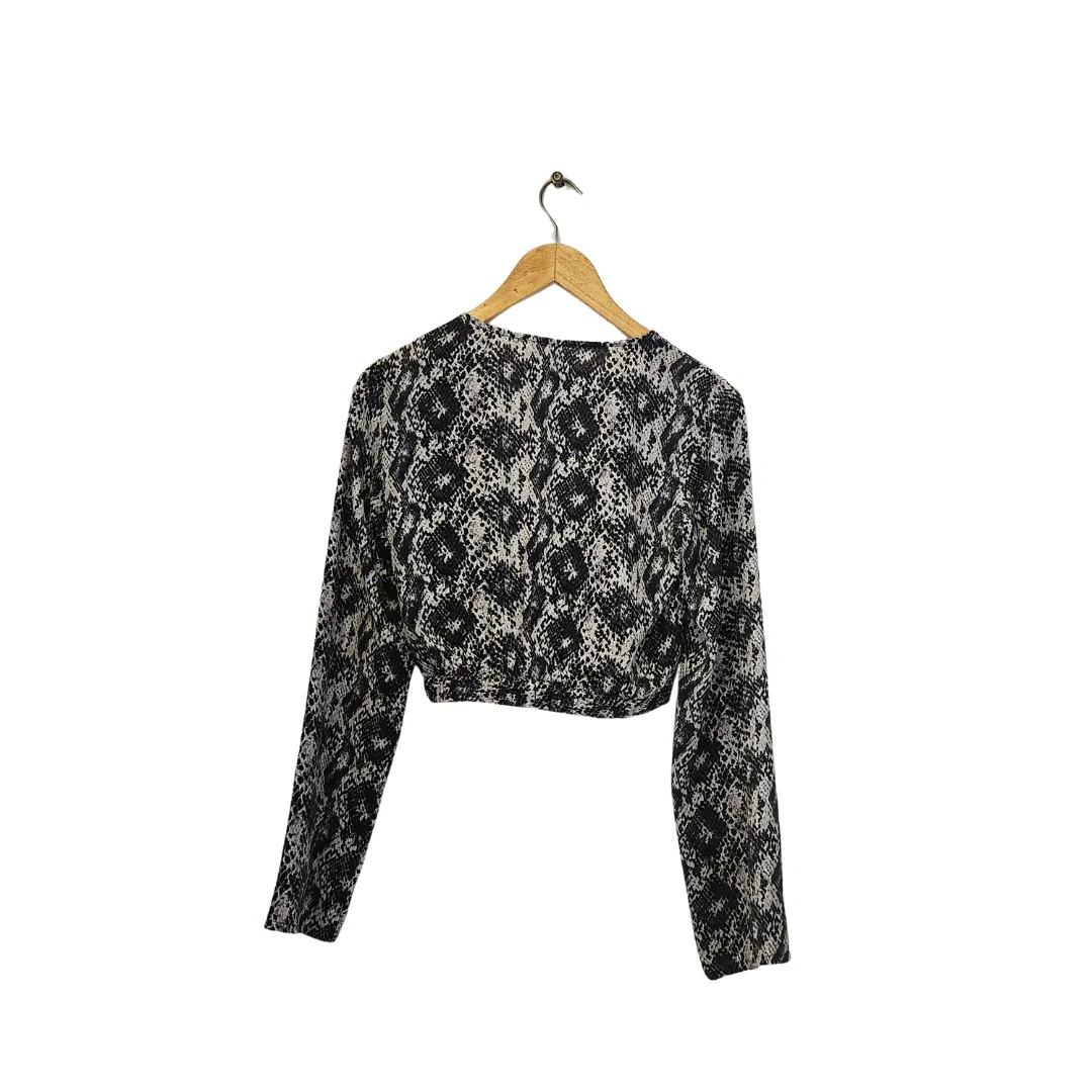 H&M Grey Snakeskin Print Cropped Blouse | Gently Used |