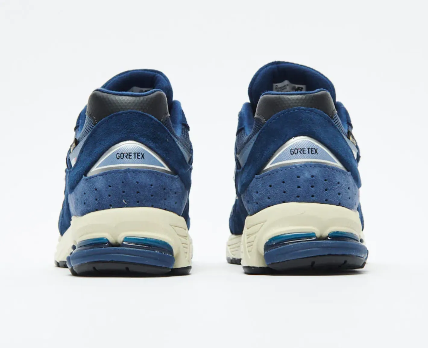 New Balance 2002R Gore-Tex Navy Arctic Grey