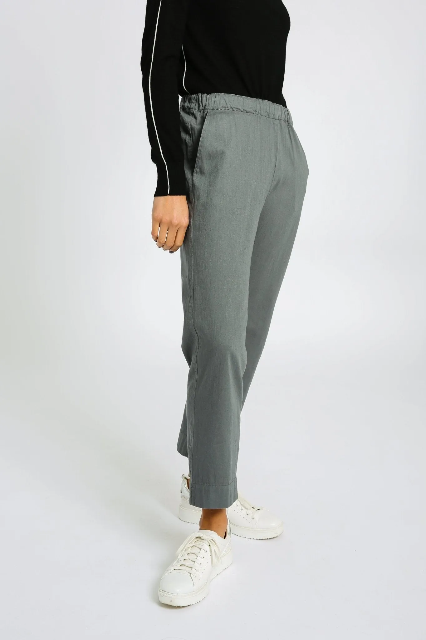 PRESLEY SLIMMING TAPERED LEG PULL-ON PANT IN ITALIAN GARMENT-DYED COTTON