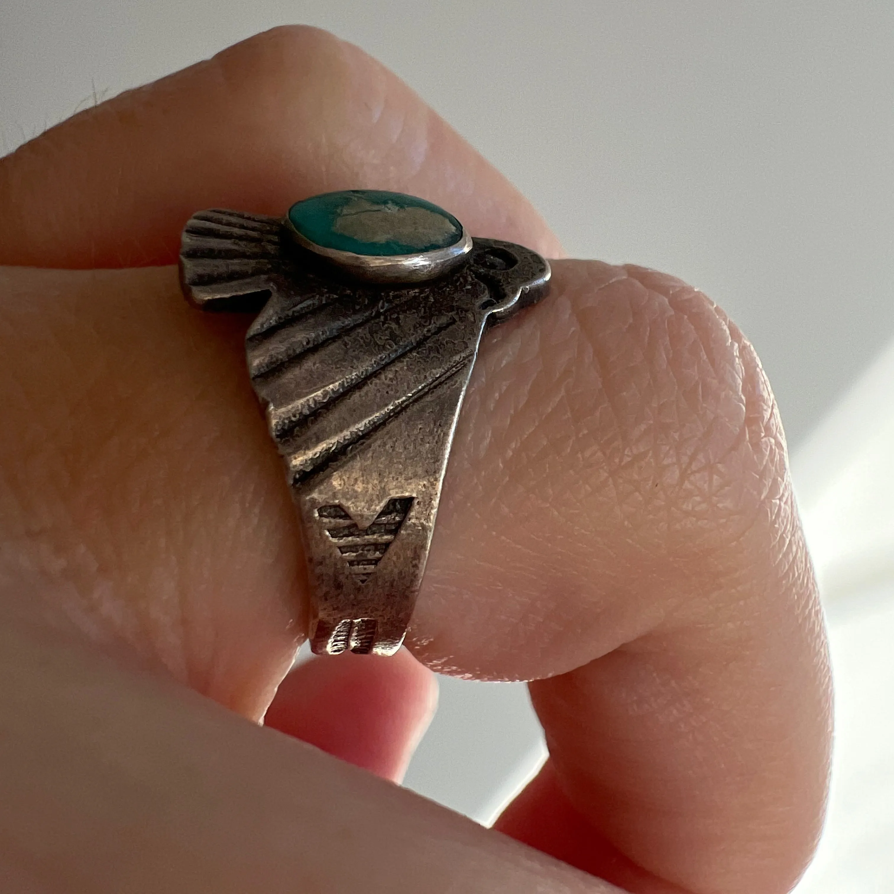 V I N T A G E // thunderbird embrace / sterling silver and turquoise bird ring / size 5.5